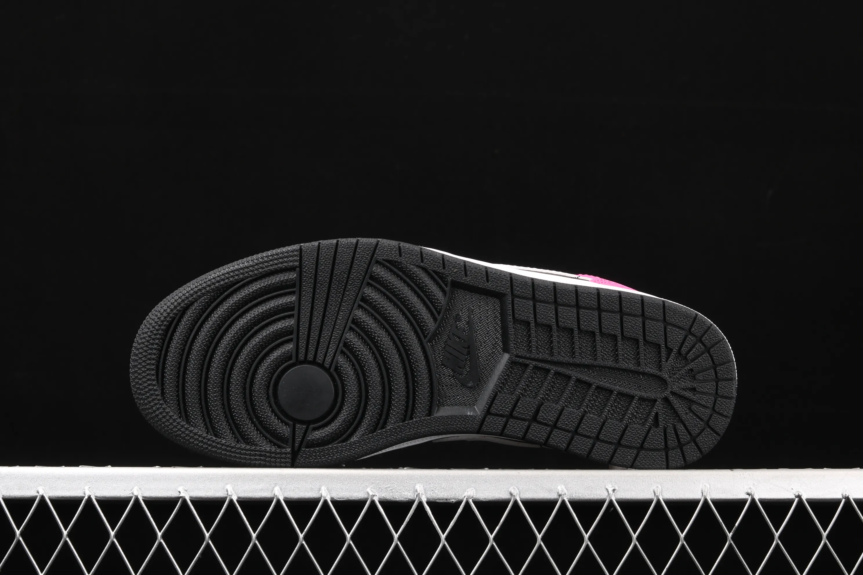 All categories Air Jordan Jordan series basketball shoes Air Jordan 1 Mid Air Jordan Mid AJ1 Joe 1 Pink Popsicle Zhongbang series basketball shoes 555112-002